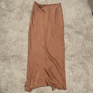 Medium Rose Gold Medium Midi Skirt 😍😍😍 perfect for fall and the holidays 😃